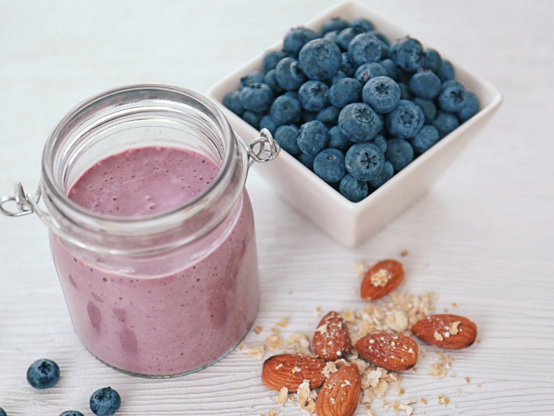 Blueberry and Oat Coffee Smoothie